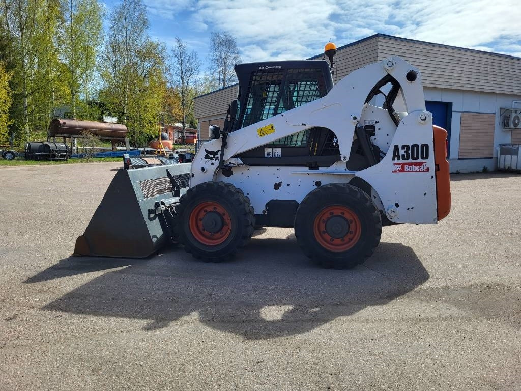 Bobcat A 300 - Mini chargeuse: photos 2 Bobcat A 300 - Mini chargeuse: photos 2