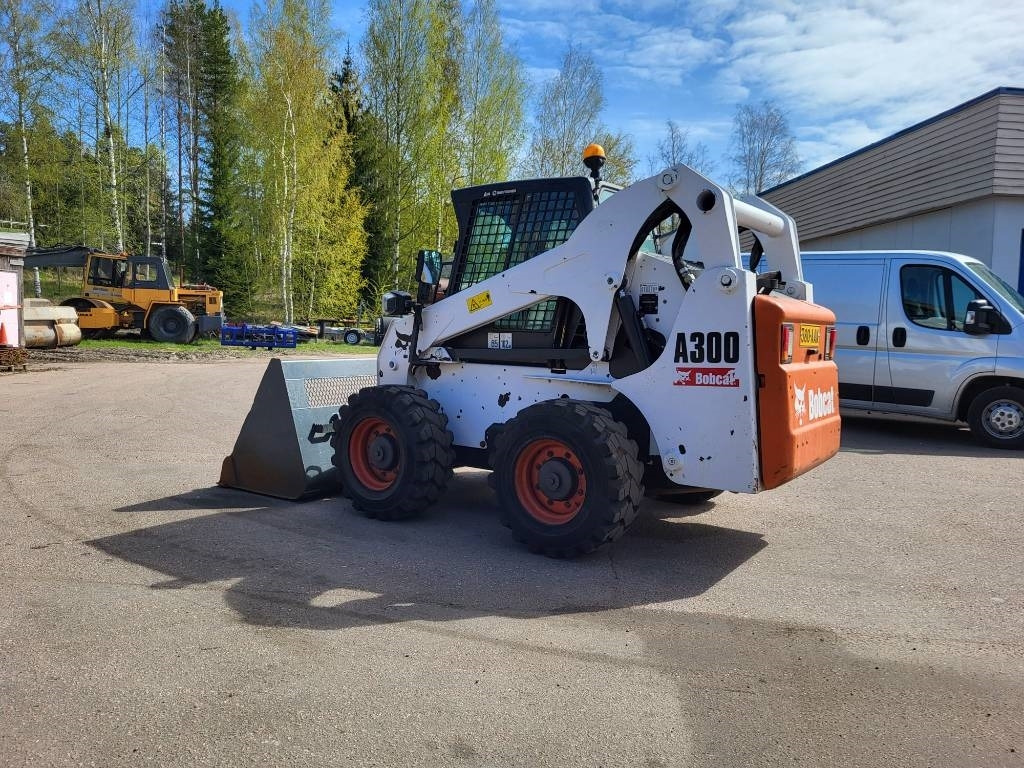Bobcat A 300 - Mini chargeuse: photos 1 Bobcat A 300 - Mini chargeuse: photos 1