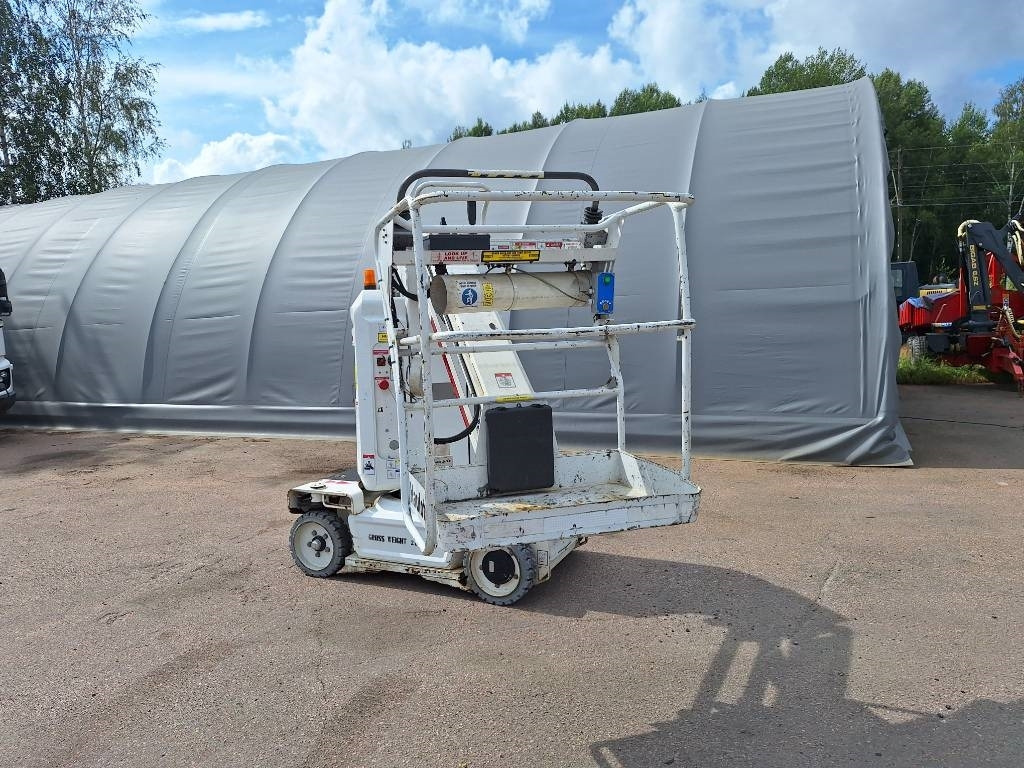 Haulotte Star 10  - Nacelle à mât vertical: photos 4 Haulotte Star 10  - Nacelle à mât vertical: photos 4