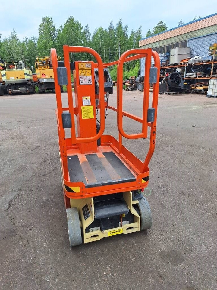 JLG 1230 ES uudet akut!! - Nacelle ciseaux: photos 4 JLG 1230 ES uudet akut!! - Nacelle ciseaux: photos 4