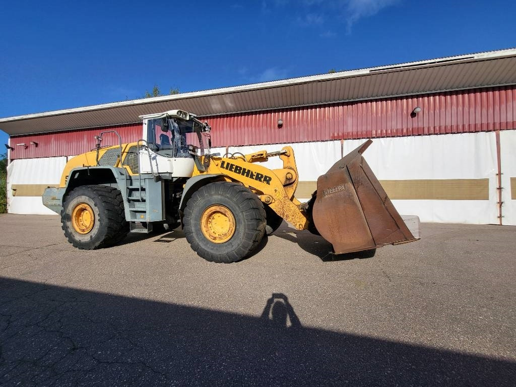 Liebherr L 586 2Plus2 - Chargeuse sur pneus: photos 2 Liebherr L 586 2Plus2 - Chargeuse sur pneus: photos 2