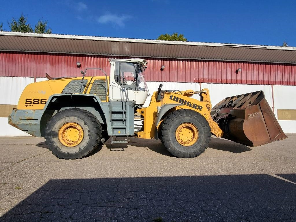 Liebherr L 586 2Plus2 - Chargeuse sur pneus: photos 3 Liebherr L 586 2Plus2 - Chargeuse sur pneus: photos 3