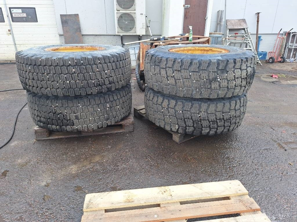 Michelin 17.5R-25 Renkaat 4kpl - Pneu pour Engins de chantier: photos 4 Michelin 17.5R-25 Renkaat 4kpl - Pneu pour Engins de chantier: photos 4