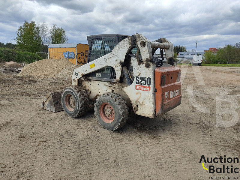 Bobcat S 250 - Mini chargeuse: photos 5 Bobcat S 250 - Mini chargeuse: photos 5