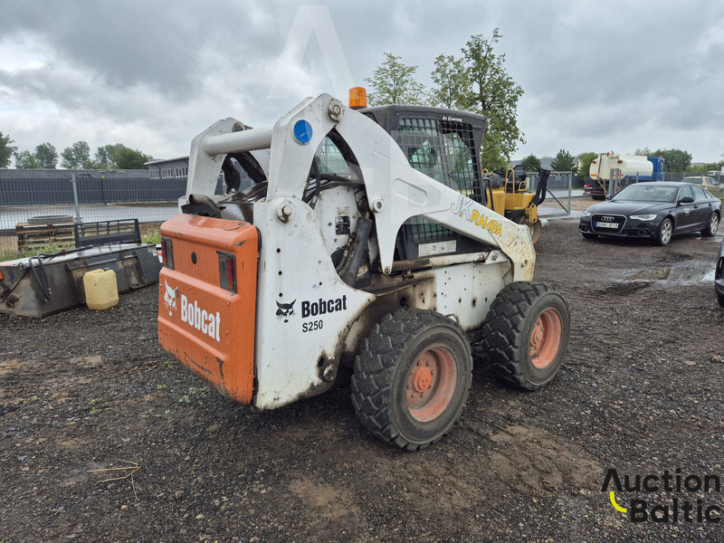Bobcat S 250 - Mini chargeuse: photos 5 Bobcat S 250 - Mini chargeuse: photos 5