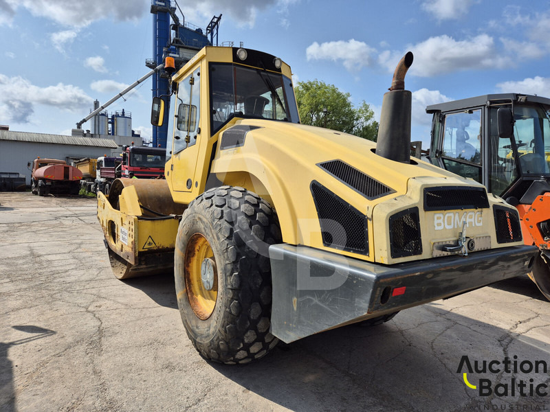 Bomag BW 211 D-4 - Compacteur: photos 4 Bomag BW 211 D-4 - Compacteur: photos 4