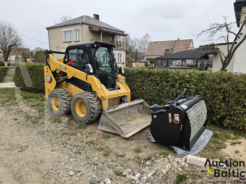 Caterpillar 242 D 3 - Mini chargeuse: photos 2 Caterpillar 242 D 3 - Mini chargeuse: photos 2