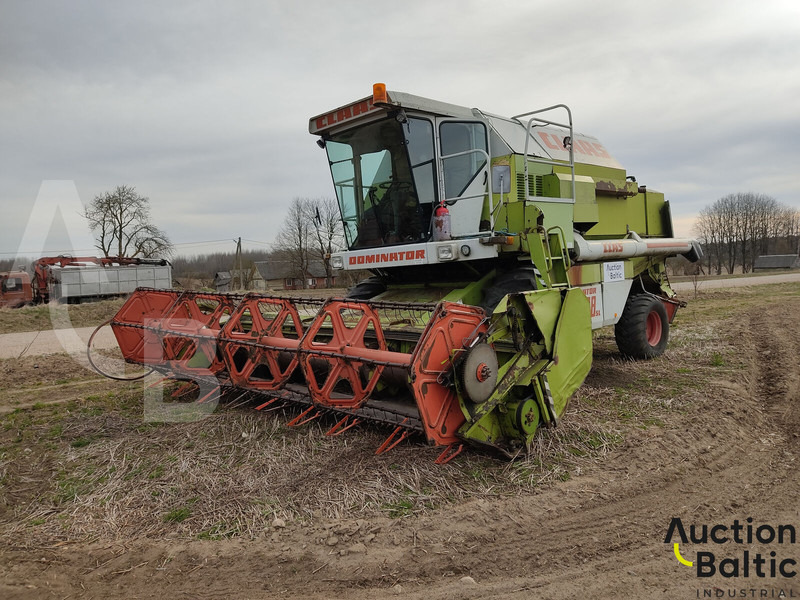 Claas Dominator 108 SL - Moissonneuse-batteuse: photos 1 Claas Dominator 108 SL - Moissonneuse-batteuse: photos 1