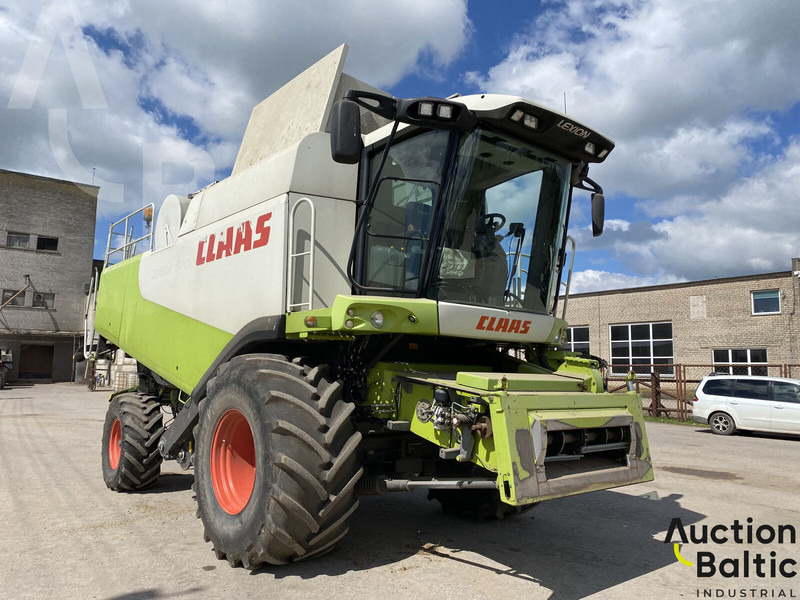 Claas Lexion 570 - Moissonneuse-batteuse: photos 1 Claas Lexion 570 - Moissonneuse-batteuse: photos 1