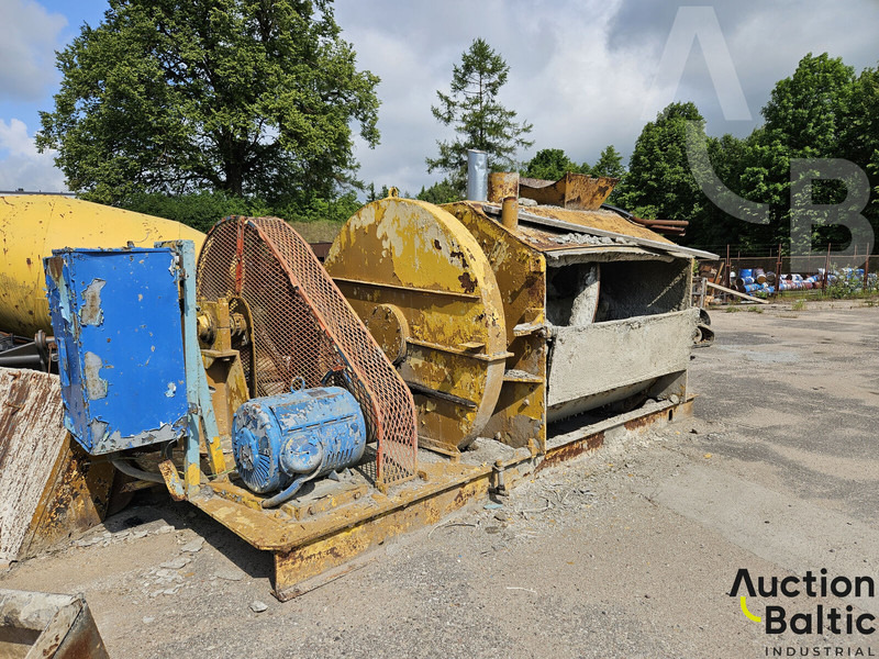 Concrete mixer - Bétonnière: photos 1 Concrete mixer - Bétonnière: photos 1