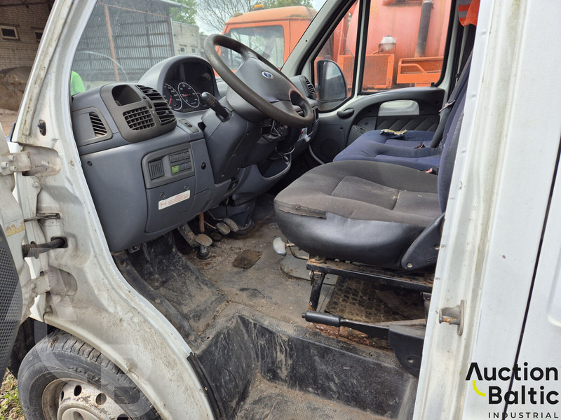 Fiat Ducato - Véhicule utilitaire plateau baché: photos 5 Fiat Ducato - Véhicule utilitaire plateau baché: photos 5