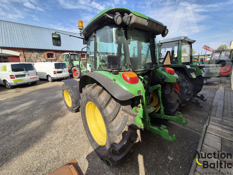 John Deere 5820 - Tracteur agricole: photos 4 John Deere 5820 - Tracteur agricole: photos 4