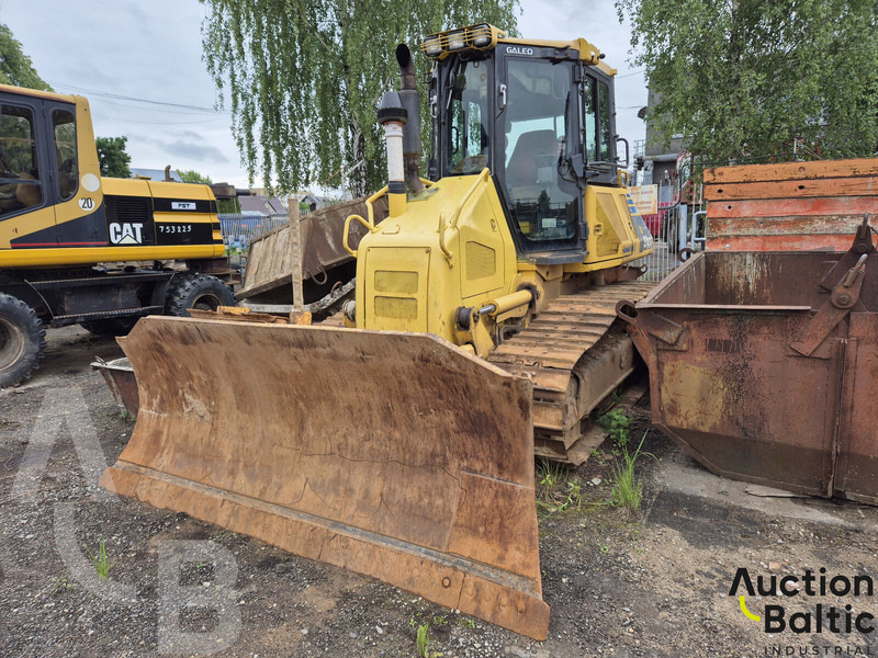 Komatsu D51EX-22 - Bulldozer: photos 1 Komatsu D51EX-22 - Bulldozer: photos 1