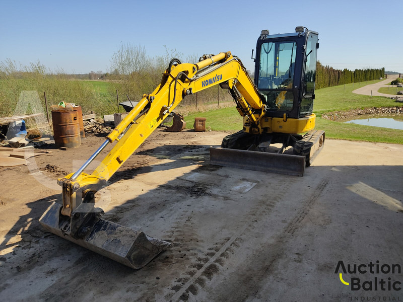 Komatsu PC35MR-5 - Mini pelle: photos 1 Komatsu PC35MR-5 - Mini pelle: photos 1