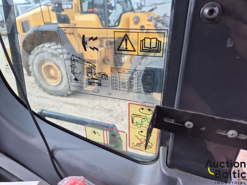 Pelle sur pneus Komatsu PW160: photos 16