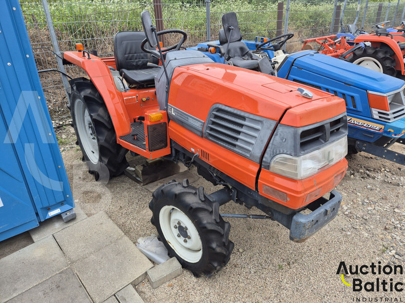 Kubota GL 240 - Tracteur agricole: photos 1 Kubota GL 240 - Tracteur agricole: photos 1