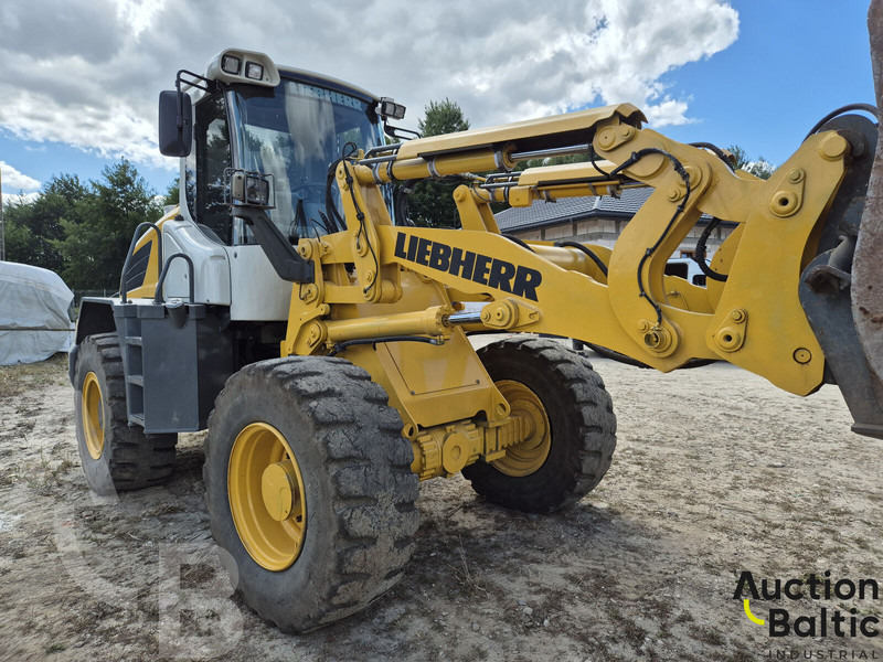 Liebherr L 524 - Chargeuse sur pneus: photos 3 Liebherr L 524 - Chargeuse sur pneus: photos 3