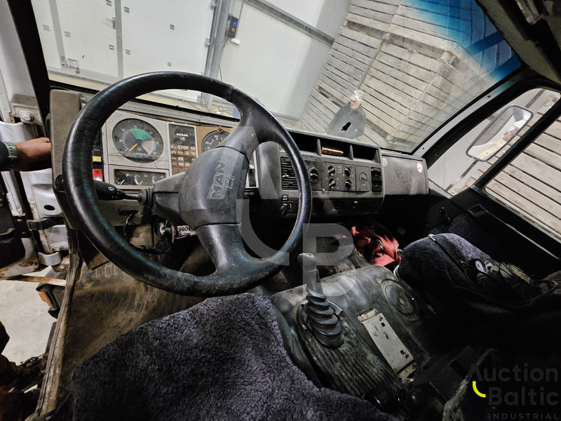 Camion porte-voitures MAN 8.224: photos 7
