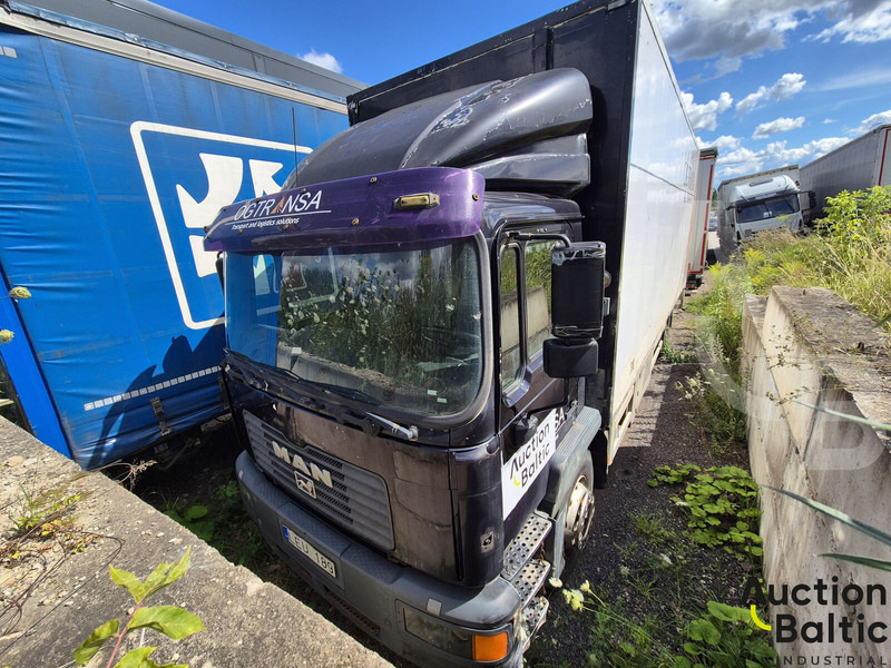 MAN ME18.250 - Camion fourgon: photos 1 MAN ME18.250 - Camion fourgon: photos 1