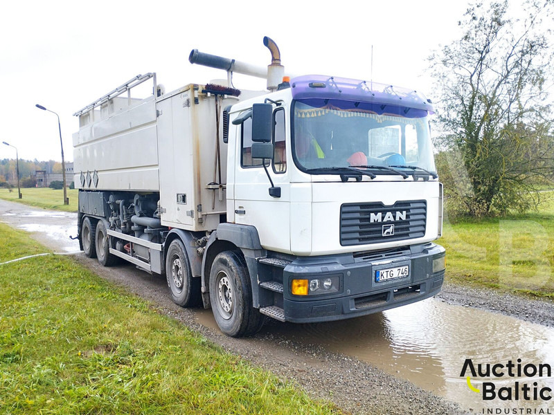 MAN T 46 - Camion hydrocureur: photos 2 MAN T 46 - Camion hydrocureur: photos 2