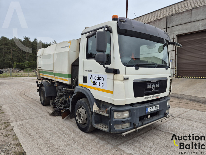 MAN TGM15.250 4X2 BL - Balayeuse de voirie: photos 2 MAN TGM15.250 4X2 BL - Balayeuse de voirie: photos 2