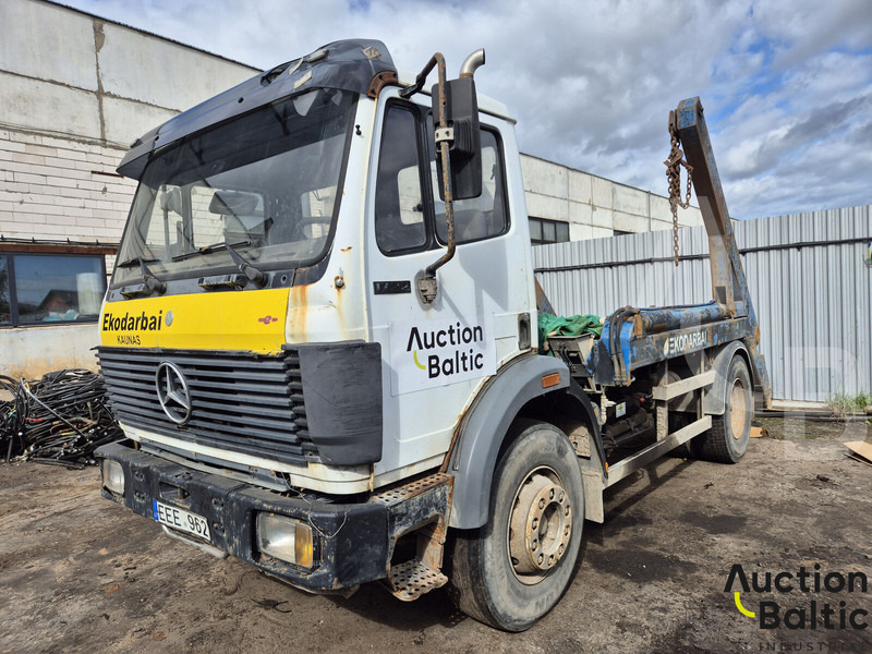 Mercedes-Benz 1722 - Camion multibenne: photos 1 Mercedes-Benz 1722 - Camion multibenne: photos 1