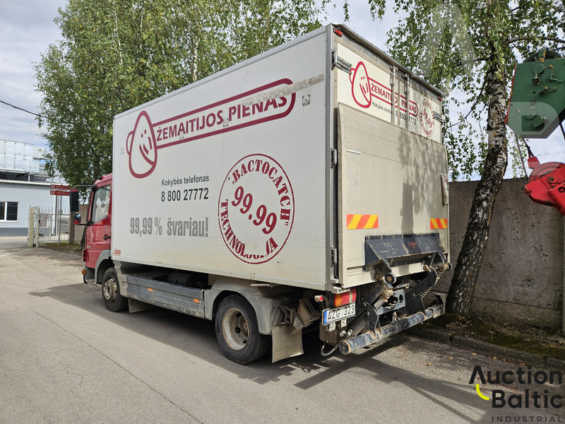Mercedes-Benz 815 - Camion frigorifique: photos 3 Mercedes-Benz 815 - Camion frigorifique: photos 3