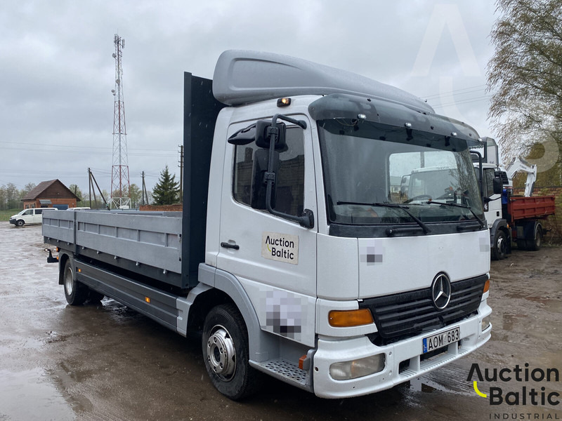 Mercedes-Benz 815 - Camion plateau: photos 2 Mercedes-Benz 815 - Camion plateau: photos 2