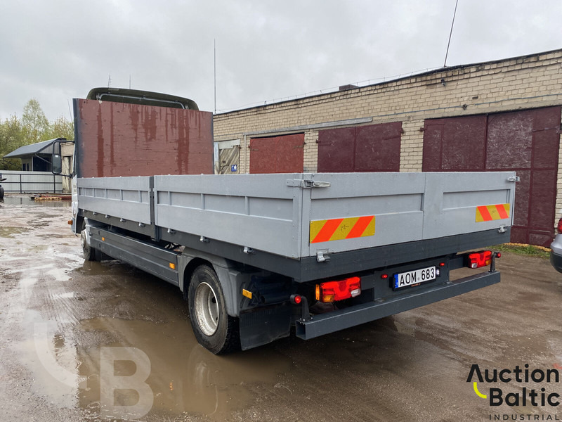 Mercedes-Benz 815 - Camion plateau: photos 3 Mercedes-Benz 815 - Camion plateau: photos 3