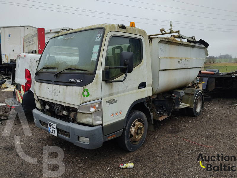 Mitsubishi Fuso - Benne à ordures ménagères: photos 2 Mitsubishi Fuso - Benne à ordures ménagères: photos 2