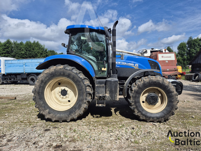 New Holland T 7.210 - Tracteur agricole: photos 3 New Holland T 7.210 - Tracteur agricole: photos 3