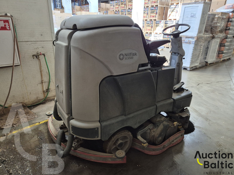 Nilfisk SC6500 - Balayeuse de voirie: photos 4 Nilfisk SC6500 - Balayeuse de voirie: photos 4