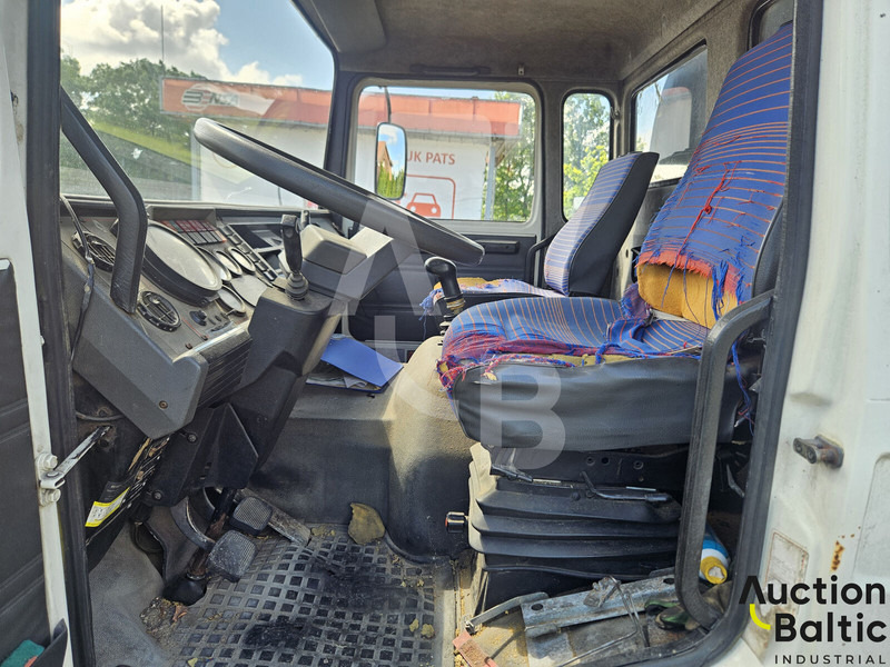 Renault Midliner S 150 - Camion citerne: photos 4 Renault Midliner S 150 - Camion citerne: photos 4