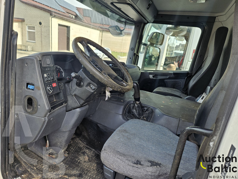 Scania P 230 - Camion citerne: photos 5 Scania P 230 - Camion citerne: photos 5