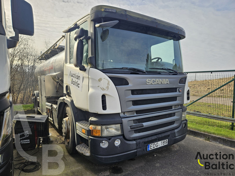 Scania P 230 - Camion citerne: photos 2 Scania P 230 - Camion citerne: photos 2