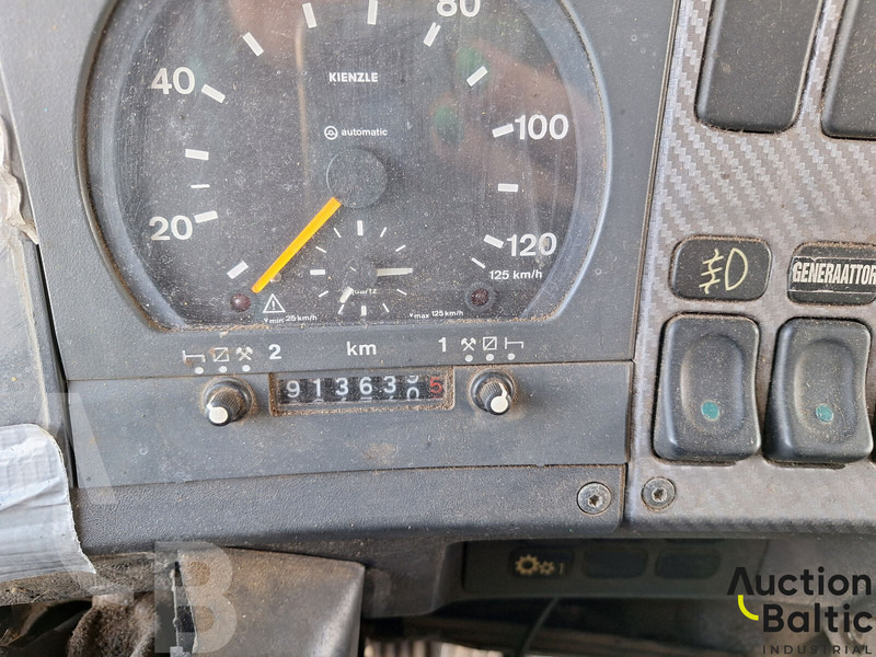 Scania P 93 ML - Camion frigorifique: photos 4 Scania P 93 ML - Camion frigorifique: photos 4