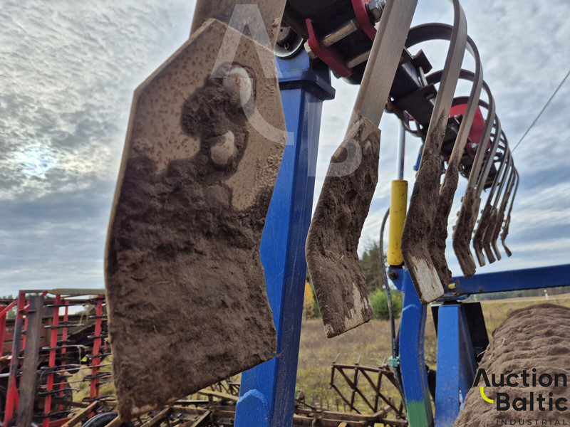 Servis Traktor KZK "Olvia-6A" - Rouleau agricole: photos 3 Servis Traktor KZK "Olvia-6A" - Rouleau agricole: photos 3