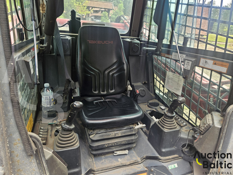 Takeuchi TL12V-2 - Chargeuse sur chenilles: photos 5 Takeuchi TL12V-2 - Chargeuse sur chenilles: photos 5