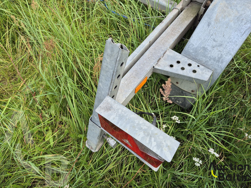 Semi-remorque rideaux coulissants Tiki KP1500-RB: photos 10 Semi-remorque rideaux coulissants Tiki KP1500-RB: photos 10