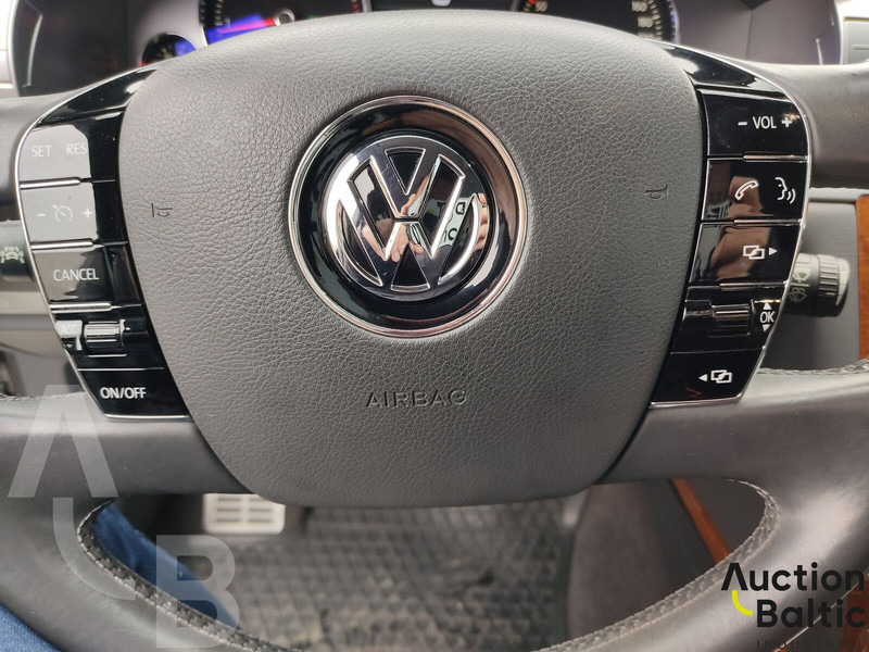 Voiture Volkswagen Phaeton: photos 8
