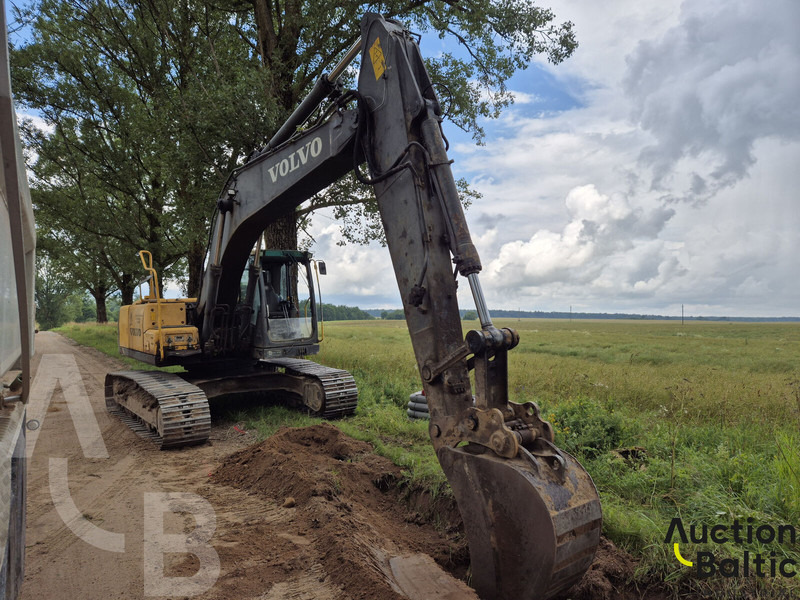 Volvo EC 210 C L - Pelle sur chenille: photos 1 Volvo EC 210 C L - Pelle sur chenille: photos 1