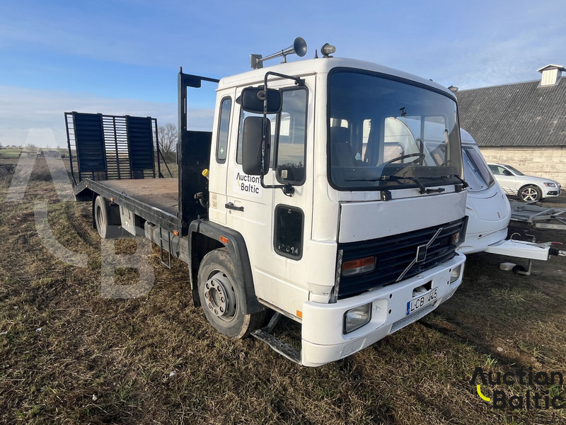 Volvo FL4-6 - Remorqueuse: photos 1 Volvo FL4-6 - Remorqueuse: photos 1