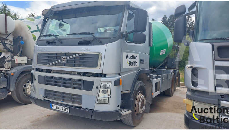 Volvo FM9 - Camion malaxeur: photos 1 Volvo FM9 - Camion malaxeur: photos 1