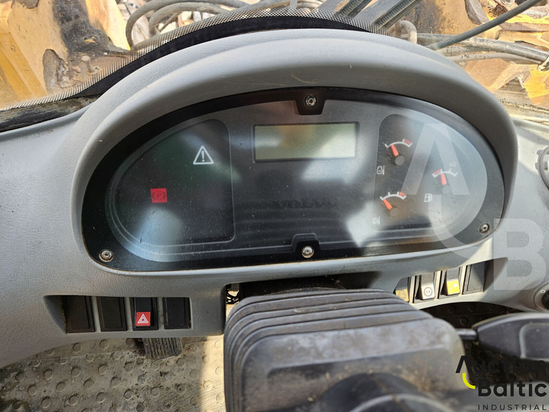 Volvo L 110 E - Chargeuse sur pneus: photos 5 Volvo L 110 E - Chargeuse sur pneus: photos 5