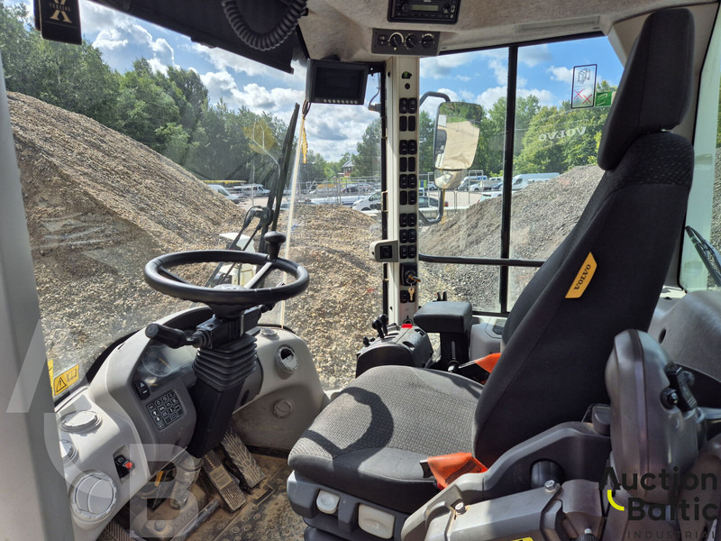 Volvo L 90 - Chargeuse sur pneus: photos 5 Volvo L 90 - Chargeuse sur pneus: photos 5