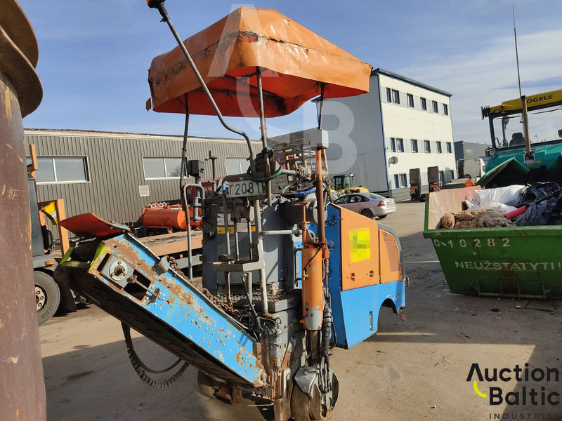 Wirtgen W35DC - Travaux routiers: photos 4 Wirtgen W35DC - Travaux routiers: photos 4