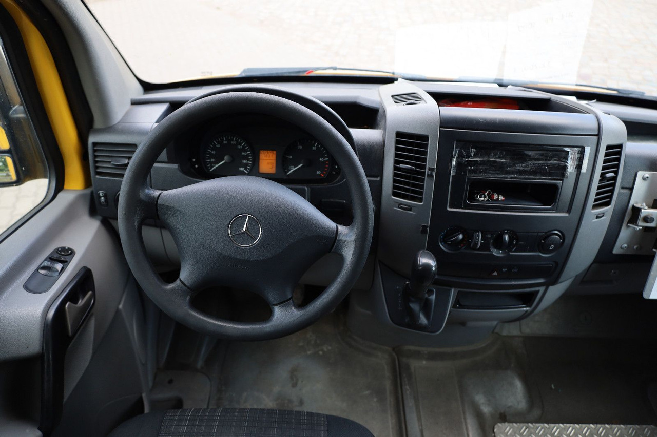 Mercedes-Benz Sprinter II Pritsche/ Koffer - Fourgon: photos 4 Mercedes-Benz Sprinter II Pritsche/ Koffer - Fourgon: photos 4