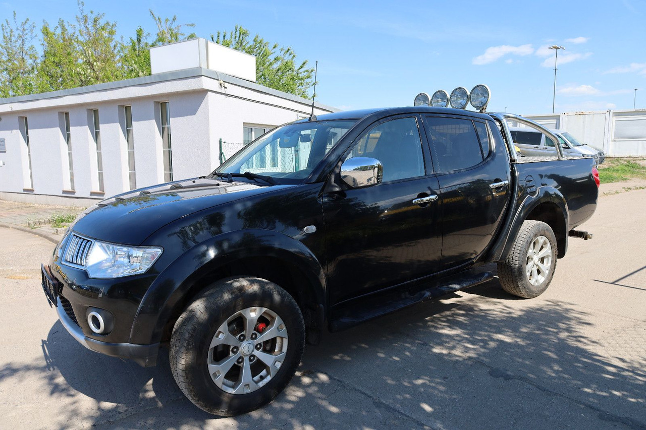 Mitsubishi L200 Invite 2.5 DI - SUV: photos 2 Mitsubishi L200 Invite 2.5 DI - SUV: photos 2
