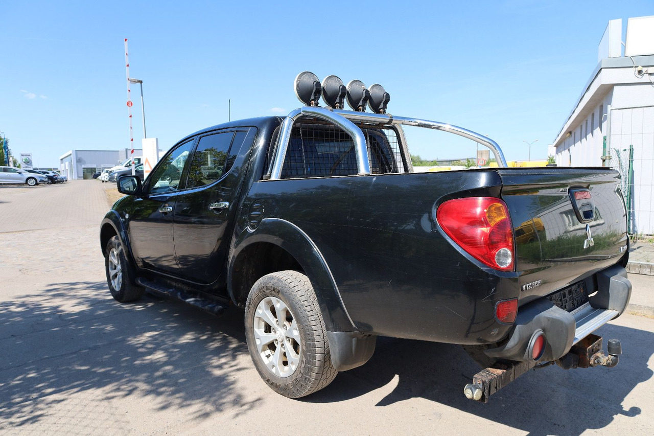 Mitsubishi L200 Invite 2.5 DI - SUV: photos 4 Mitsubishi L200 Invite 2.5 DI - SUV: photos 4