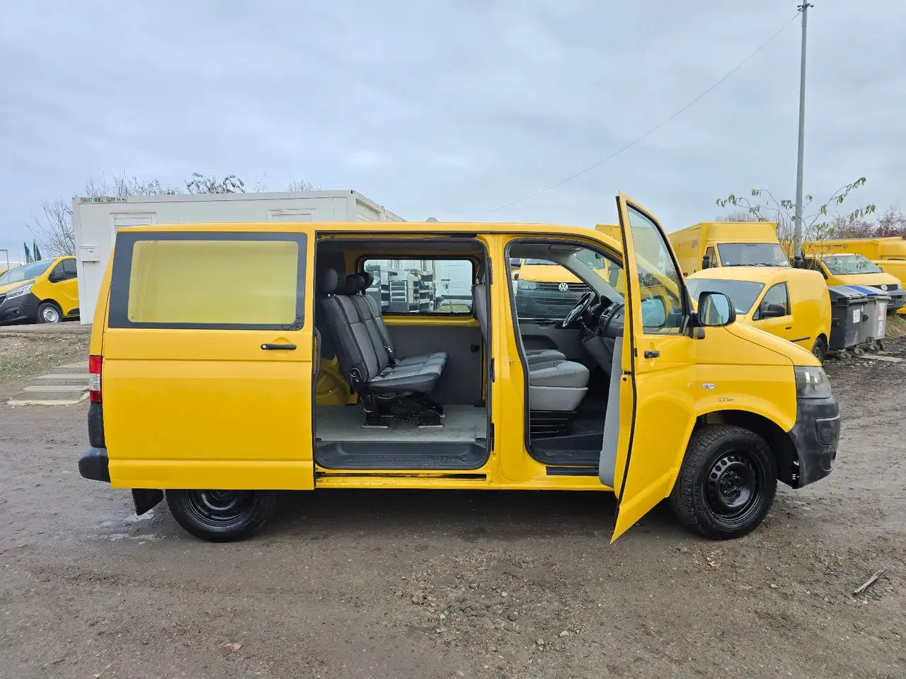 Volkswagen T5 Transporter/2.0 TDI/EU5/1.Hand/5-Sitze - Fourgon utilitaire: photos 2 Volkswagen T5 Transporter/2.0 TDI/EU5/1.Hand/5-Sitze - Fourgon utilitaire: photos 2